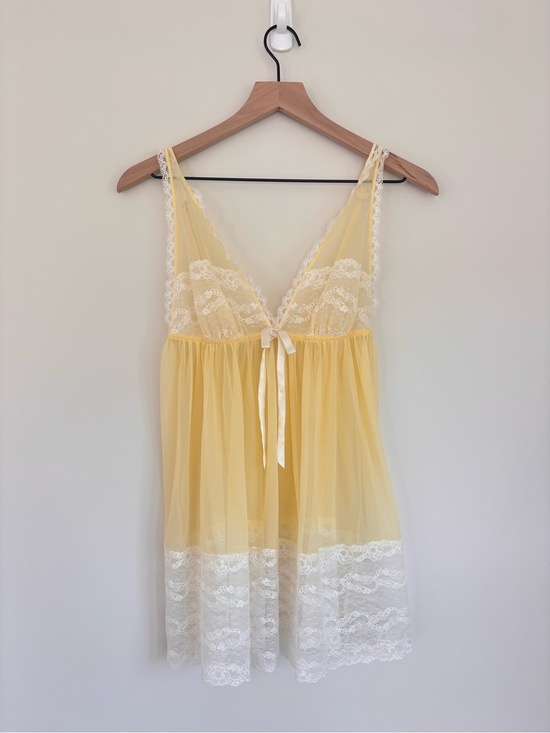Victoria's Secret Other - Victoria’s Secret Y2K Yellow Lace Babydoll Chemise Nightgown L